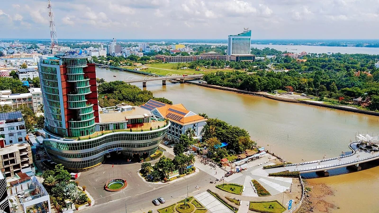 Hồ Sơ POL-0ACOY65: Chờ Nguồn Đối Chiếu